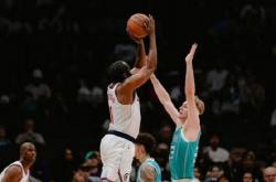 587次！8場(chǎng)比賽(sài)場(chǎng)均73.4次三分，NBA要变投篮大賽(sài)？球迷質(zhì)疑(yí)吸引力