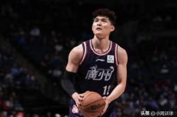 NBA季(jì)前赛，陈国豪(háo)场均10.7分3.3篮板，数据比肩杨瀚森