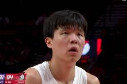 科沃(wò)德(dé)：NBA新秀惊艳表现，三分命中率超库里