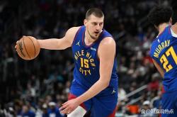 NBA月最(zuì)佳榜單(dān)，约基奇斬(zhǎn)获最(zuì)佳球员，弗拉(lā)格(gé)获最(zuì)佳新秀，雷(léi)霆双星(xīng)闪耀