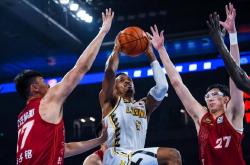 布朗亲自推荐！28岁NBA落選(xuǎn)秀空降广厦，总決(jué)赛MVP竟主動(dòng)让出首发