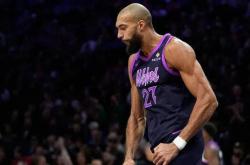 现役篮板榜第五！戈贝尔生(shēng)涯总篮板突破万大关