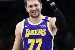 东契奇(qí)场均35分9篮板9助攻15搶(qiǎng)断，領(lǐng)跑(pǎo)NBA得分榜