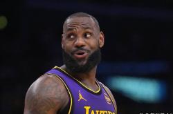 詹姆斯高(gāo)效自律(lǜ)，NBA工资亟待调整(zhěng)！