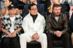 马雲(yún)亲临現(xiàn)场观赛！NBA中(zhōng)国赛大佬雲(yún)集