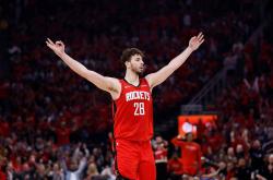 火箭124-125雷霆！NBA揭幕(mù)战：杜兰特首秀(xiù)23分，双加(jiā)时憾负！