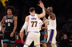 湖人奇兵出击，落(luò)后16分大逆转，本賽(sài)季关键时刻(kè)战绩12胜0负