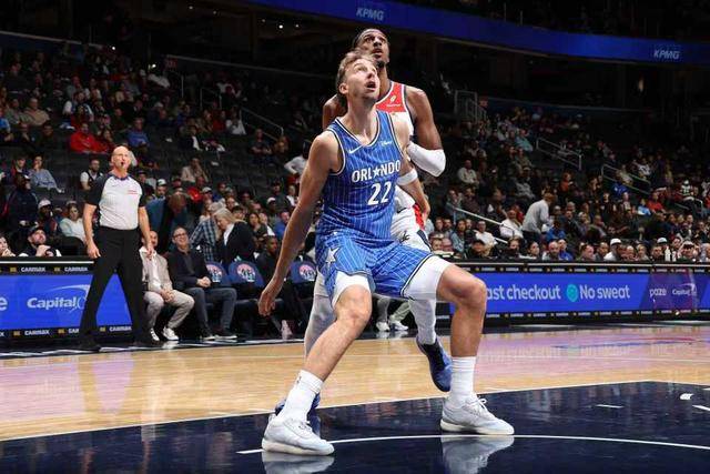 NBA常规赛：魔术31分狂胜奇才 班凯罗28+11小瓦25+6+6