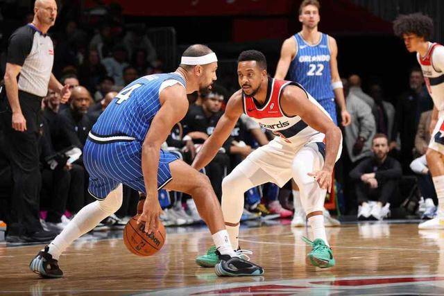 NBA常规赛：魔术31分狂胜奇才 班凯罗28+11小瓦25+6+6