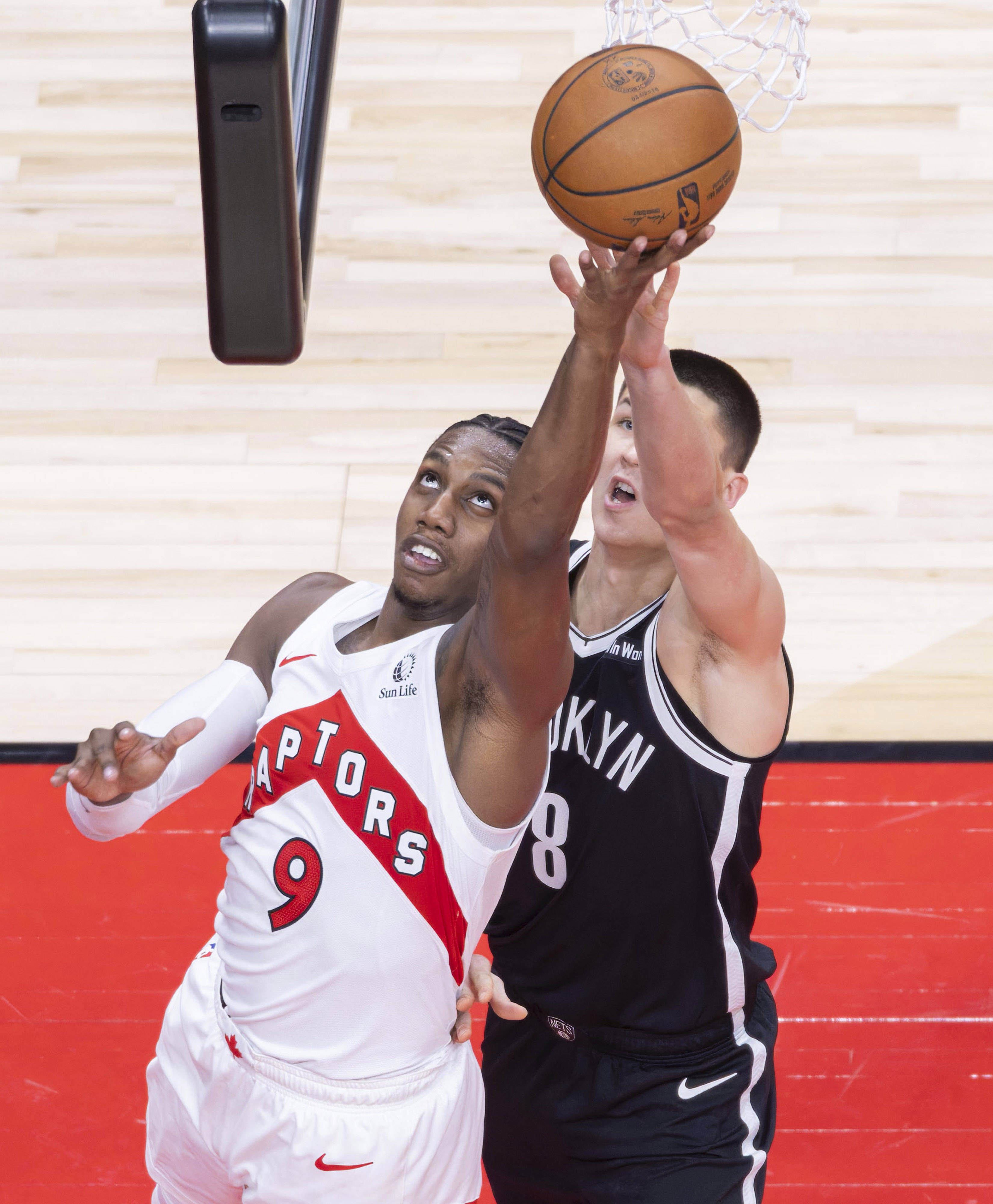 （体育）篮球——NBA季前赛：猛龙胜篮网