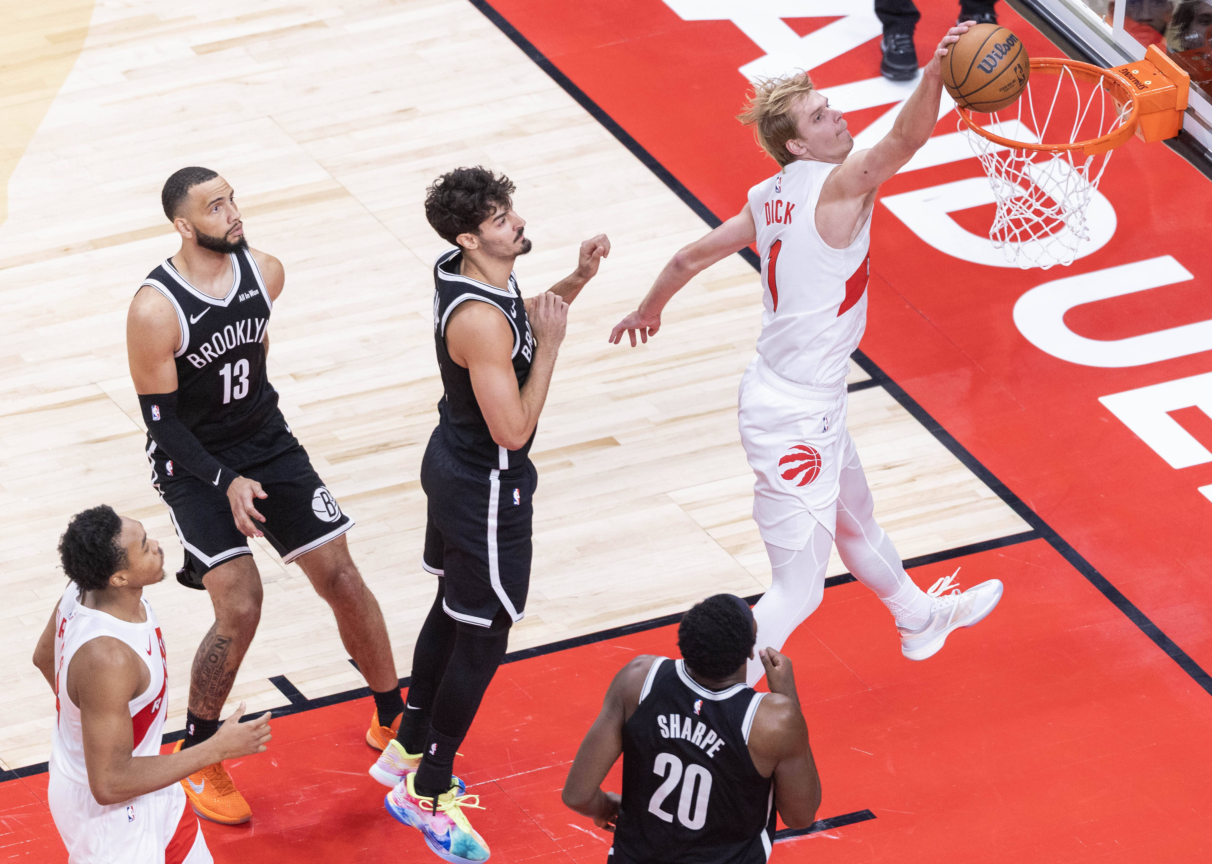 （体育）篮球——NBA季前赛：猛龙胜篮网