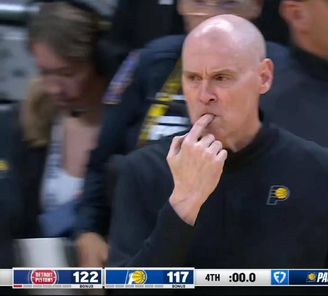 NBA常规赛活塞队客场挑战步行者队