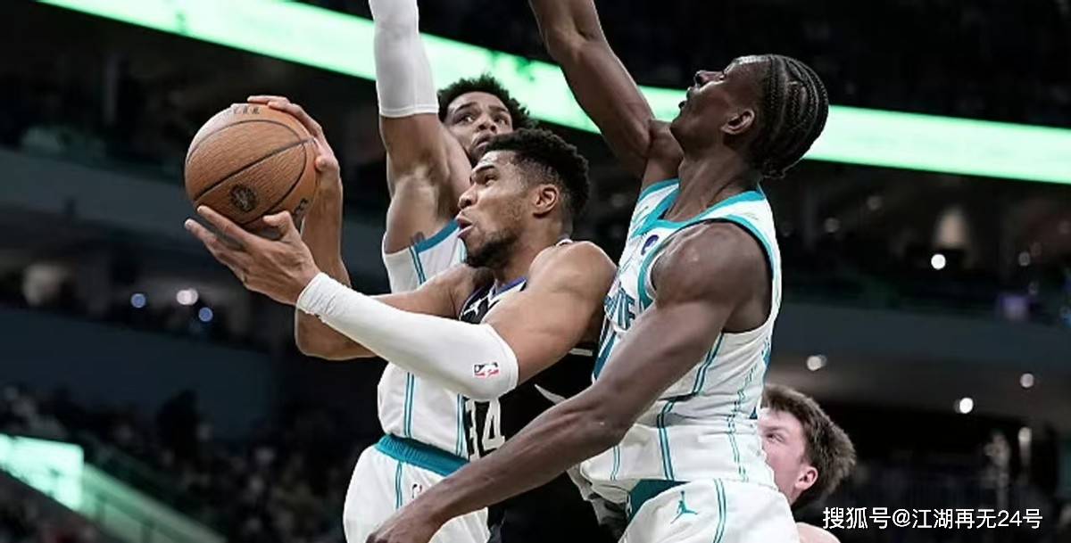 NBA得分榜大乱！5人得分30+，库里升第7，杜兰特19，4人抢得分王