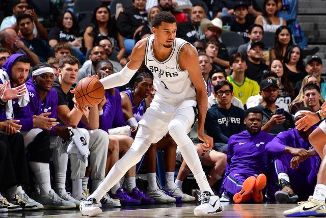 NBA季前赛：文班亚马22+7马刺加时险胜爵士 加西亚20分统治加时