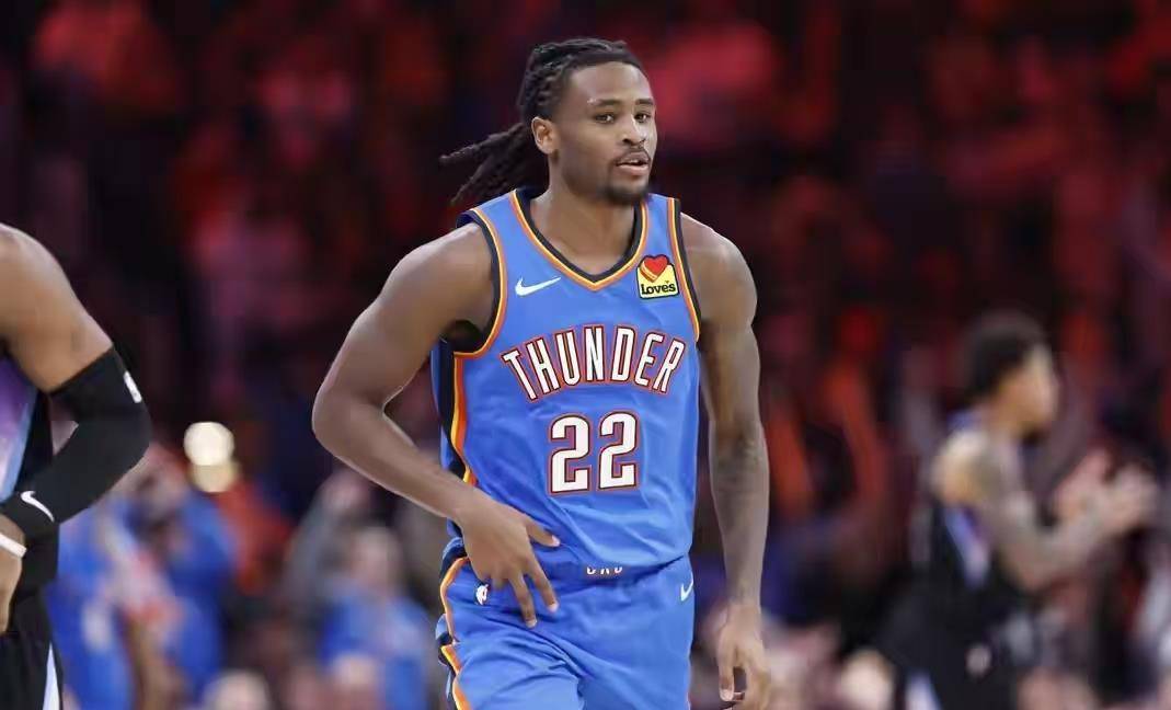 NBA月最佳榜单，约基奇斩获最佳球员，弗拉格获最佳新秀，雷霆双星闪耀