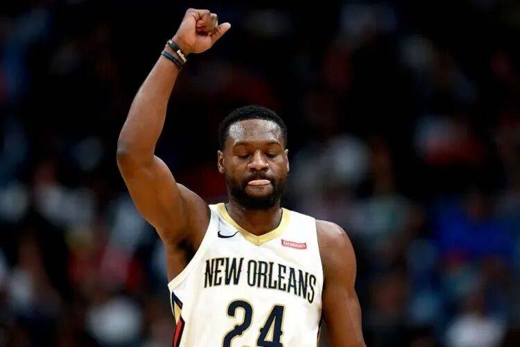 突发！现场逮捕！NBA最佳防守球员啊！活该...