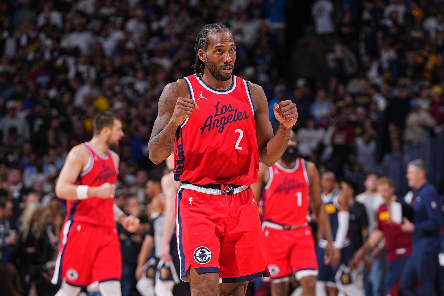 本赛季，NBA历史最强和最惨球队，分别是哪些球队？