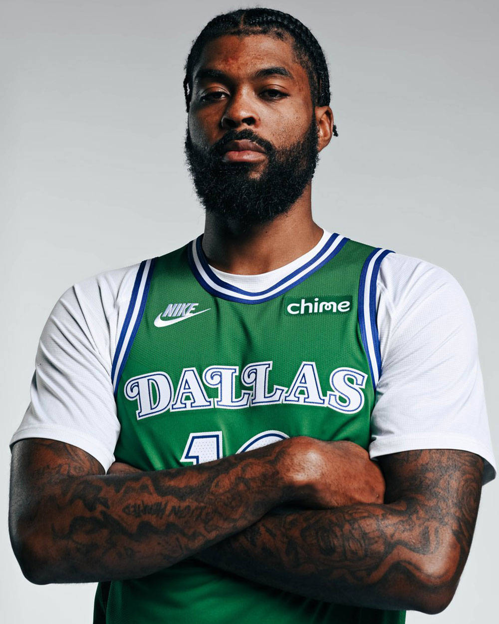 达拉斯独行侠队发布Hardwood Classic队服，庆祝球队成立 45 周年