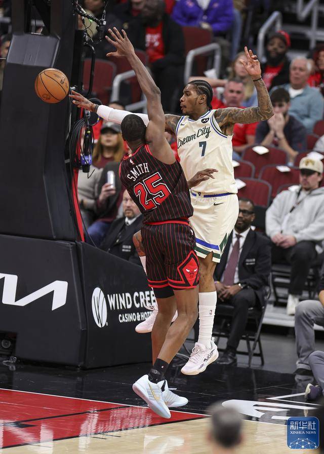 NBA常规赛：雄鹿胜公牛