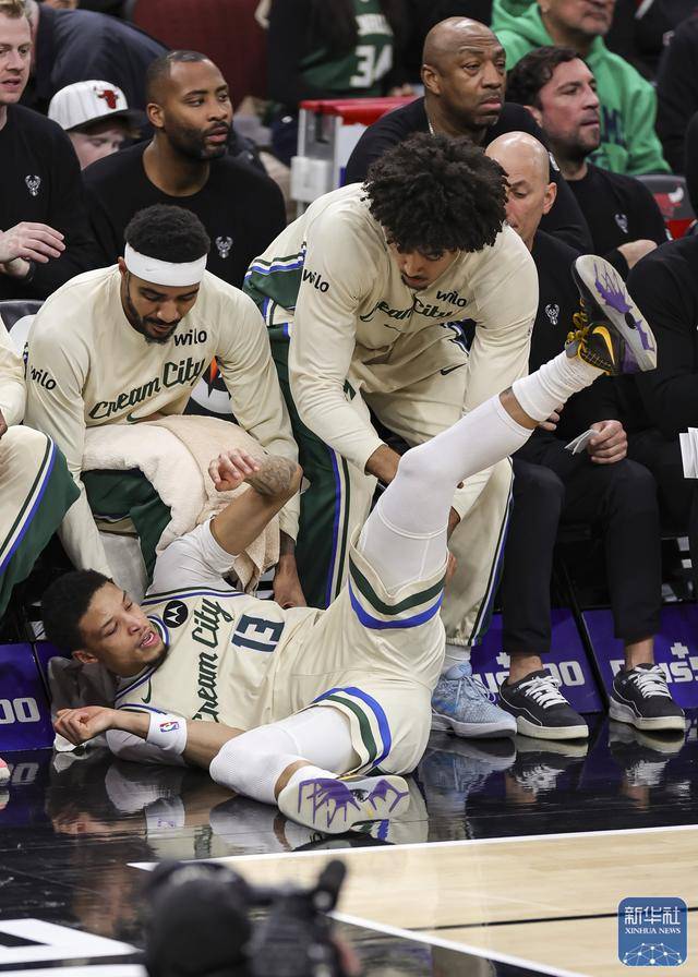 NBA常规赛：雄鹿胜公牛