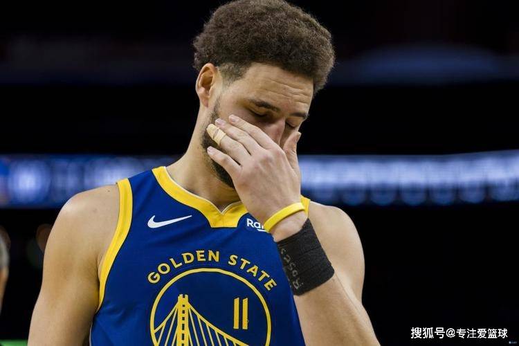 克莱连续遭年轻人辱骂！NBA正式禁赛两大悍将，年轻人不要太狂妄