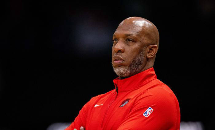 开拓者主帅涉嫌场外竞猜被捕，杨瀚森NBA征程蒙上阴影