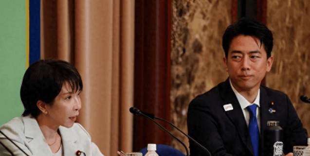 日本政坛突发“大地震”，首相月底或换人？高市早苗找上李在明，中国被点名
