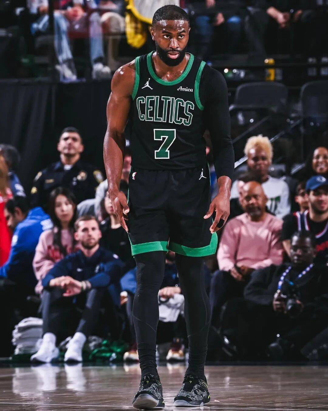 不止月最佳，杰伦-布朗还值得更多东西